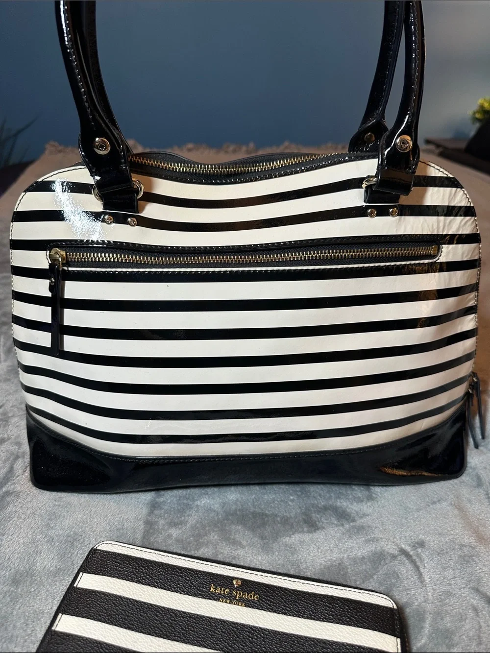 EUC kate ♠️ spade Black & White Striped Patent Satchel w/Matching Wallet ♠️